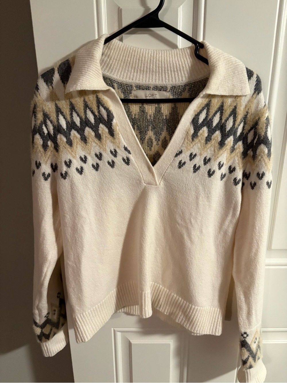 LOFT Cream V-Neck Polo Sweater with Gray and Tan Pattern